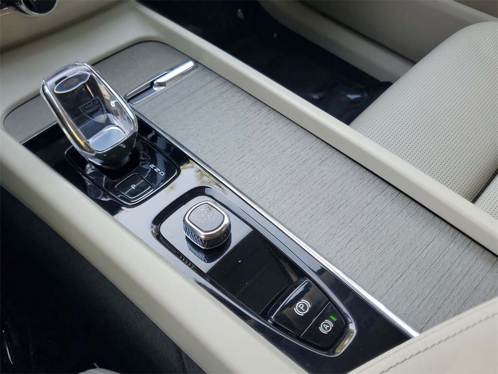 used 2023 Volvo XC60 car, priced at $31,495