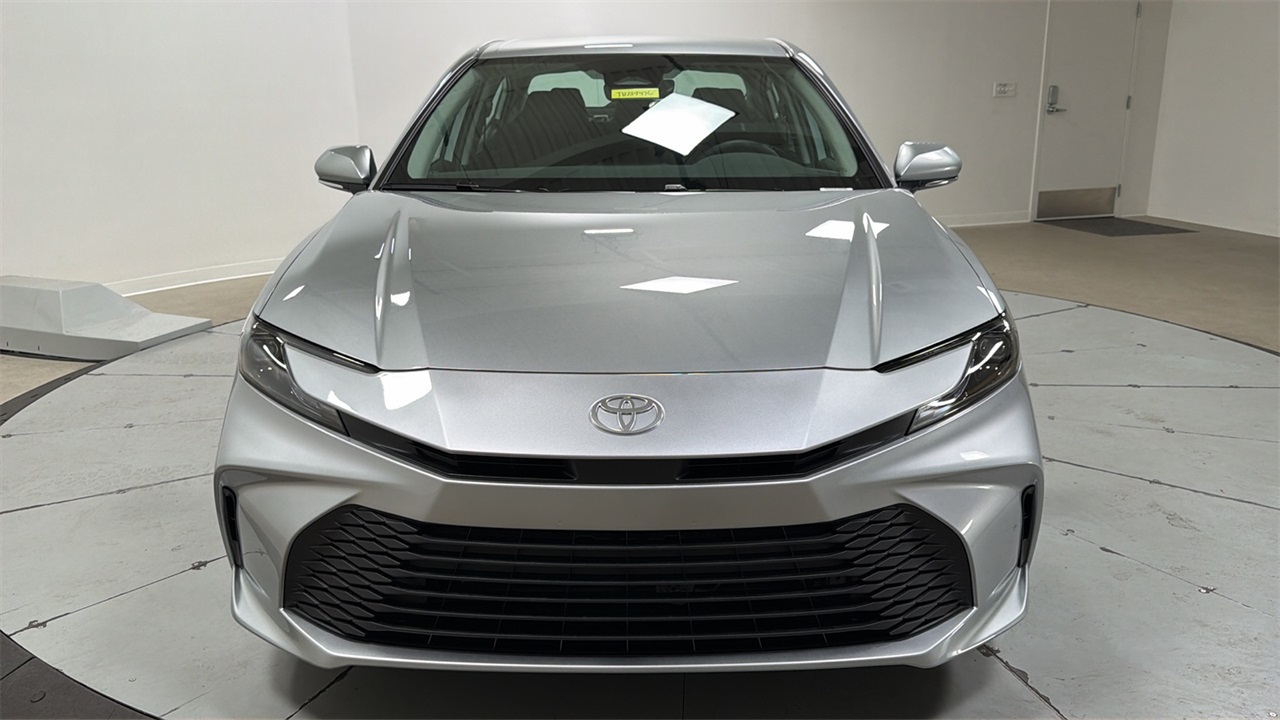 2026 Toyota Camry LE photo 2