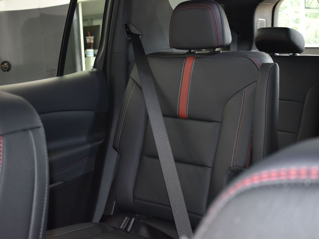 2025 Stardust Silver Chevrolet Traverse RS FWD SUV
