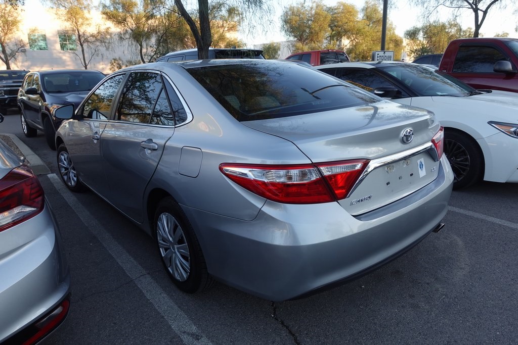 2016 Toyota Camry LE photo 4