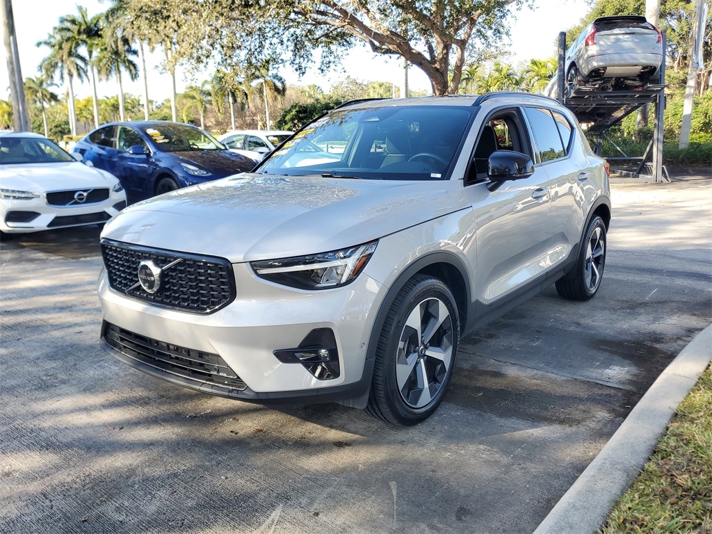 used 2025 Volvo XC40 car, priced at $30,995