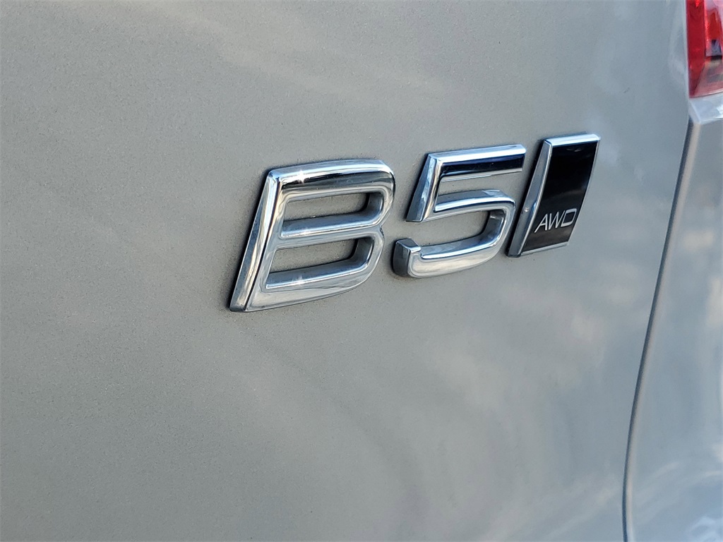 used 2025 Volvo XC40 car, priced at $30,995