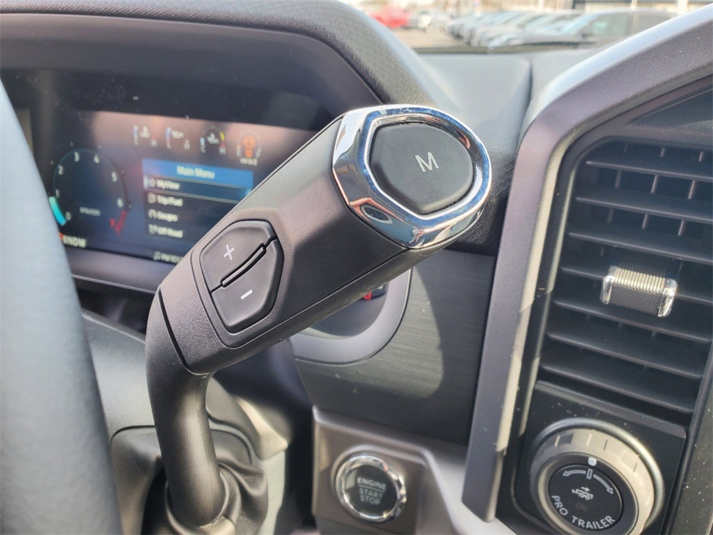 2025 Ford F-150 XLT photo 13