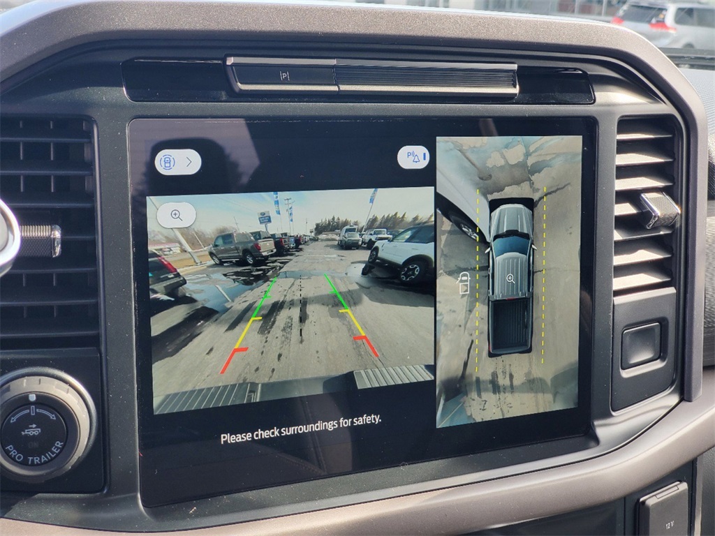 2025 Ford F-150 XLT photo 17