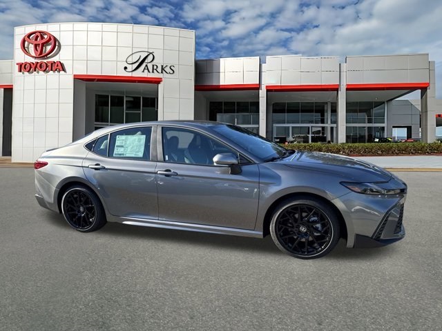 2026 Toyota Camry SE's photo