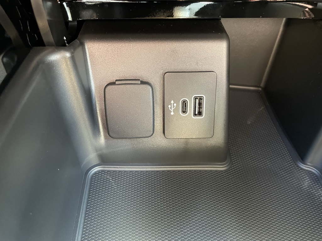 2025 Ford Explorer Platinum photo 9