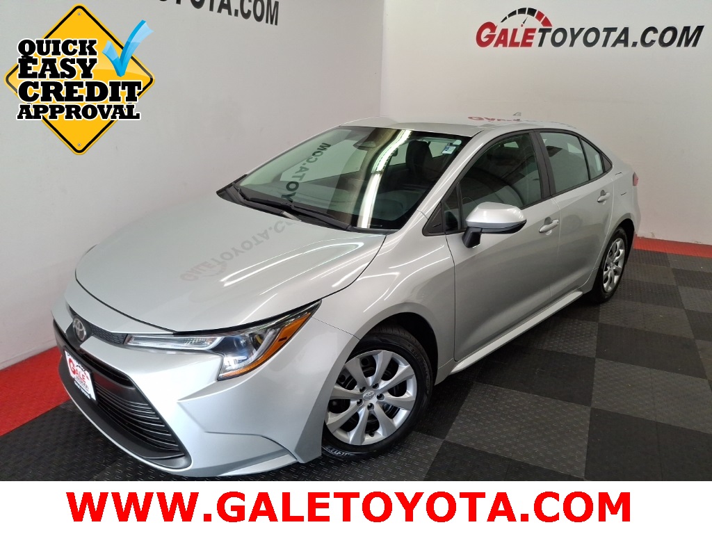 2024 Toyota Corolla LE's photo