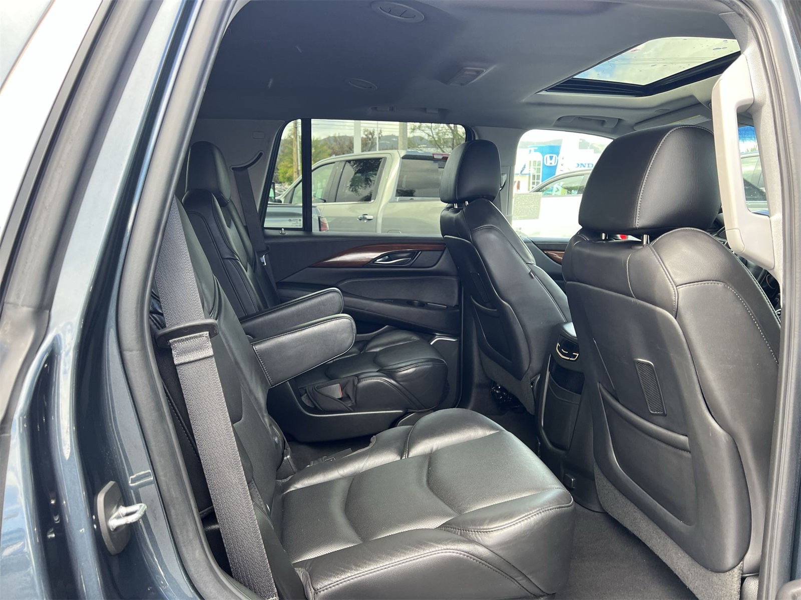 used 2019 Cadillac Escalade car, priced at $35,991