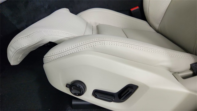 new 2026 Volvo XC60 Plug-In Hybrid car, priced at $79,610