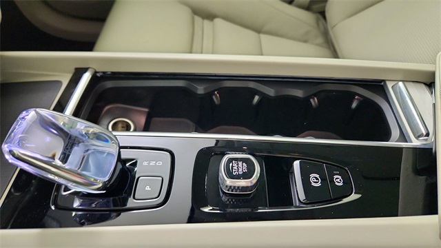 new 2026 Volvo XC60 Plug-In Hybrid car, priced at $79,610