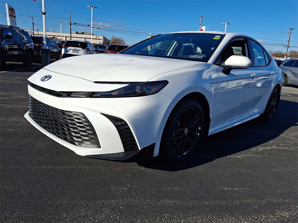 2026 Toyota Camry SE photo 3