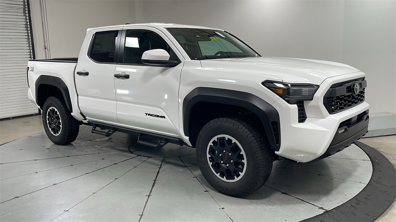2025 Toyota Tacoma TRD Off-Road Double Cab photo 3