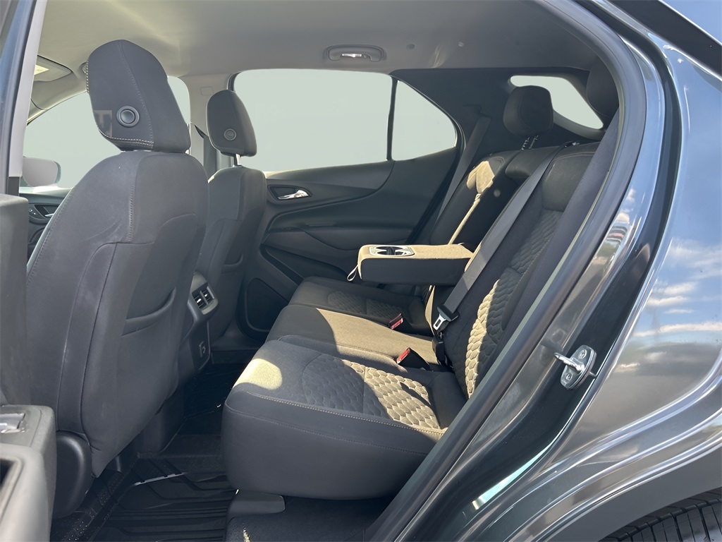 2021 Chevrolet Equinox LT photo 3