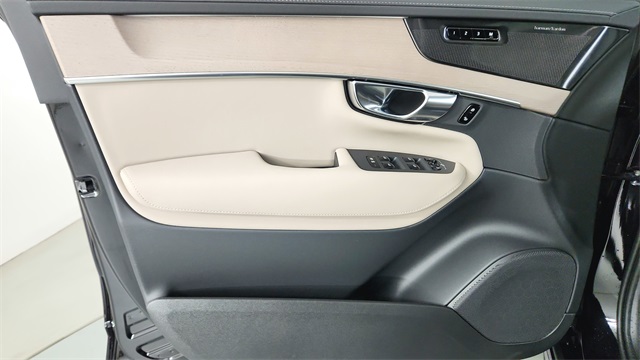 new 2026 Volvo XC90 Plug-In Hybrid car, priced at $81,940