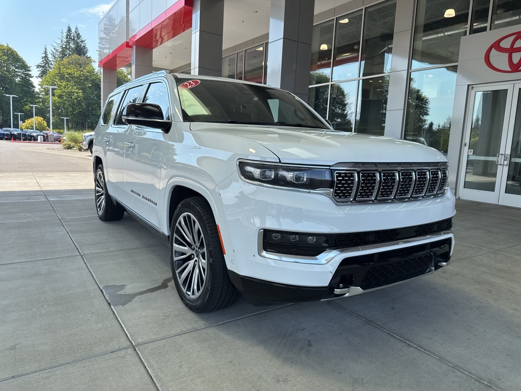 2023 Jeep Grand Wagoneer Series III's photo
