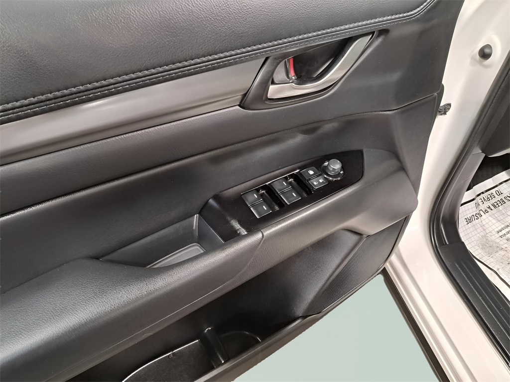 2023 Mazda CX-5 2.5 S Preferred photo 4