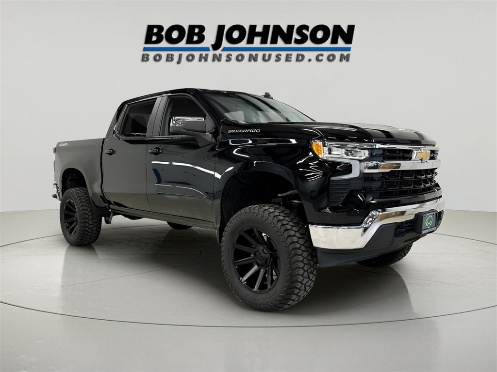 2025 Chevrolet Silverado 1500 LT photo 4