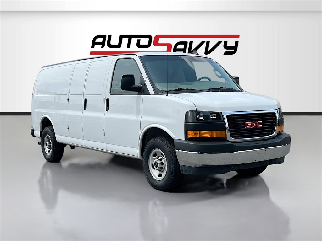 2023 GMC Savana Cargo Work Van's photo