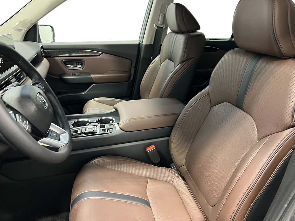 2025 Honda Pilot Elite SUV AWD 14