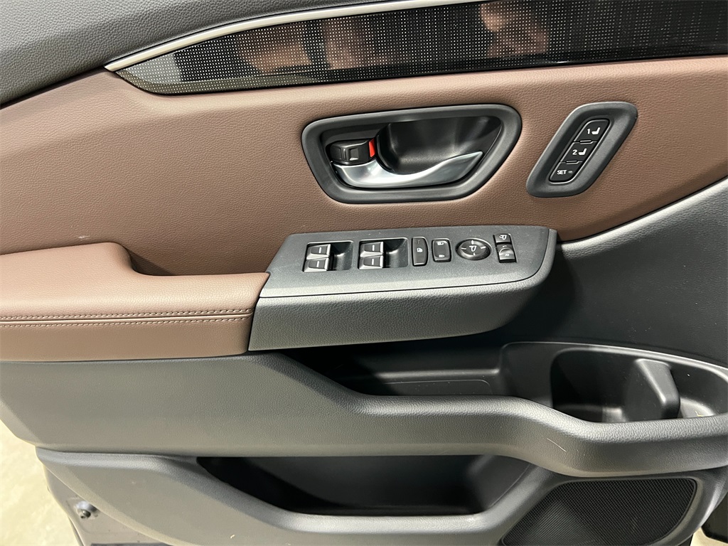 2025 Honda Pilot Elite SUV AWD 16