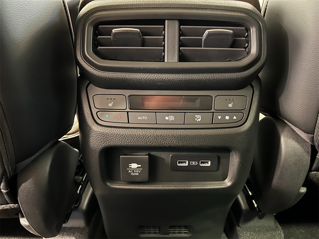 2025 Honda Pilot Elite SUV AWD 32