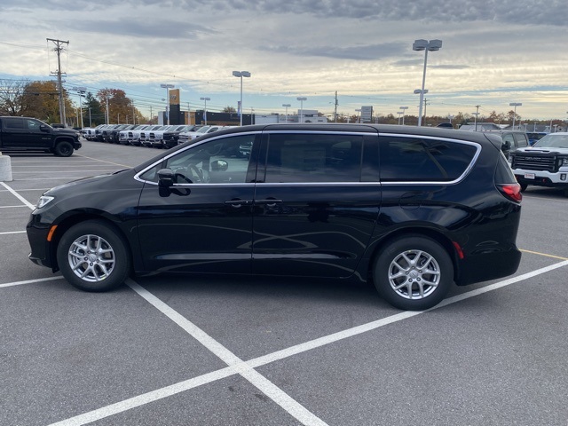new 2026 Chrysler Pacifica car, priced at $36,573
