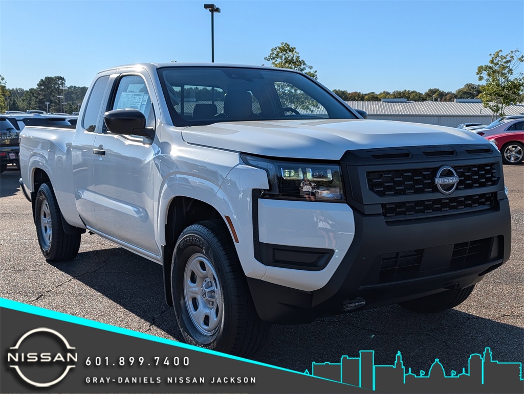 2026 Nissan Frontier S's photo