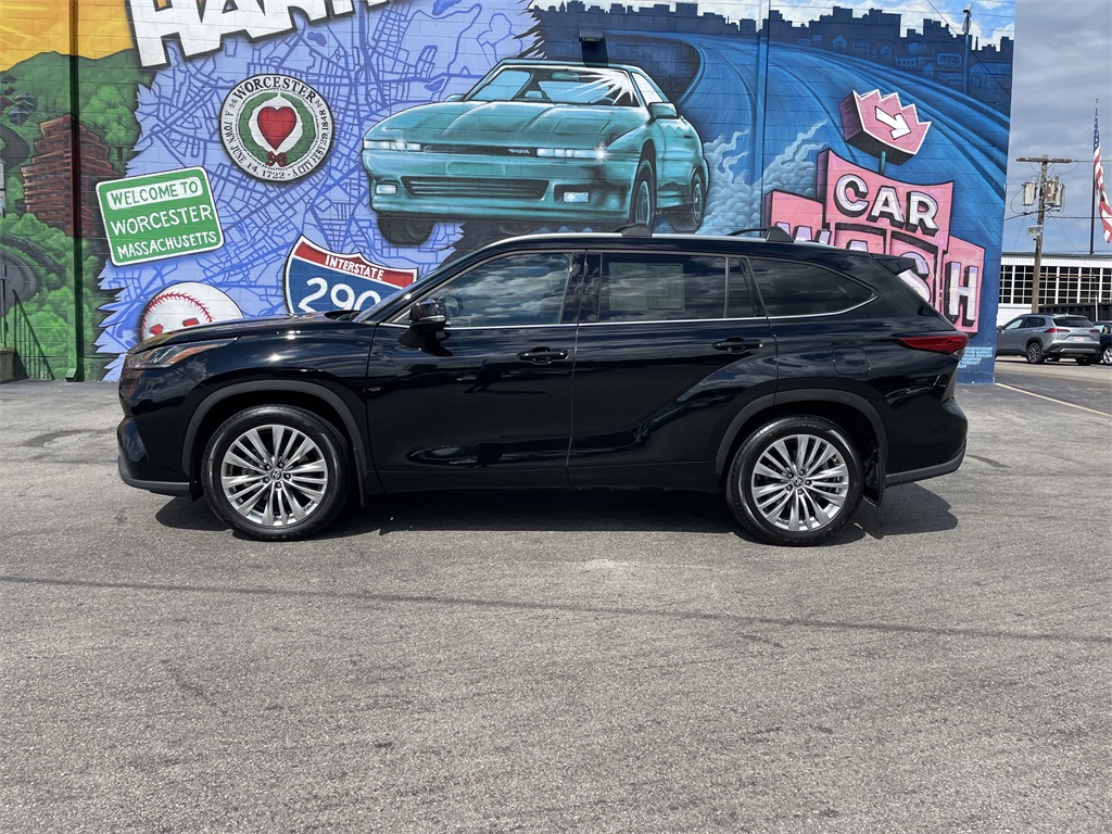 Used 2023 Toyota Highlander SUV