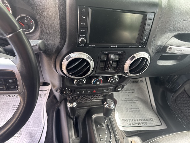 2016 Jeep Wrangler Unlimited Rubicon photo 10