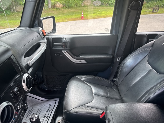 2016 Jeep Wrangler Unlimited Rubicon photo 12