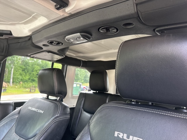 2016 Jeep Wrangler Unlimited Rubicon photo 14