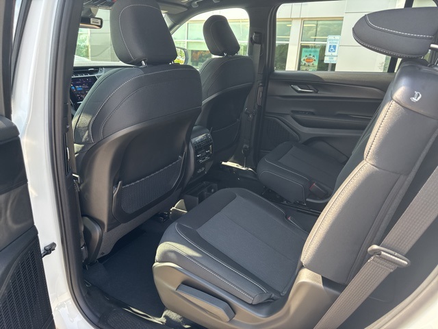 2025 Jeep Grand Cherokee Laredo X photo 12