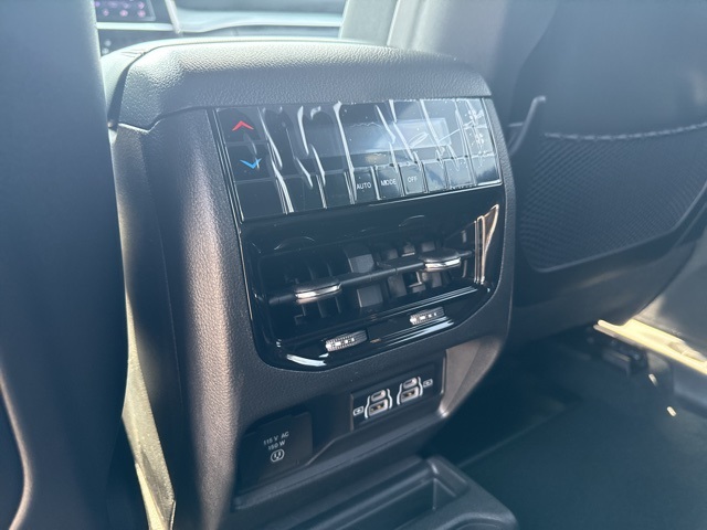 2025 Jeep Grand Cherokee Laredo X photo 13
