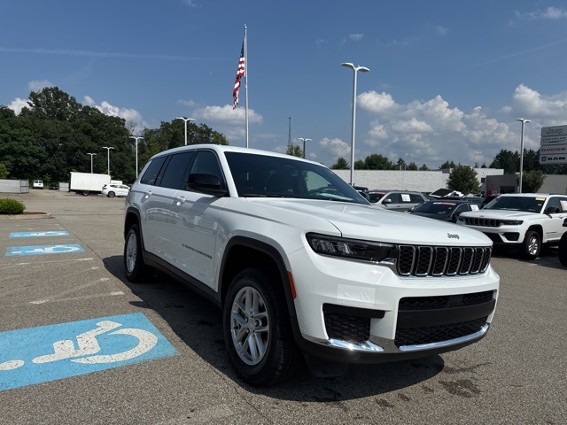 2025 Jeep Grand Cherokee Laredo X photo 6