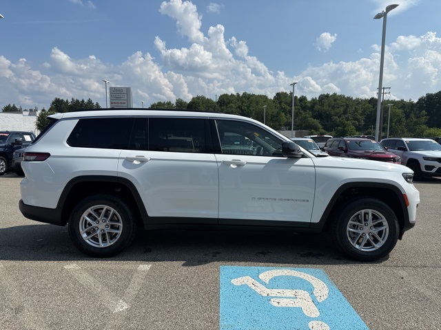 2025 Jeep Grand Cherokee Laredo X photo 7