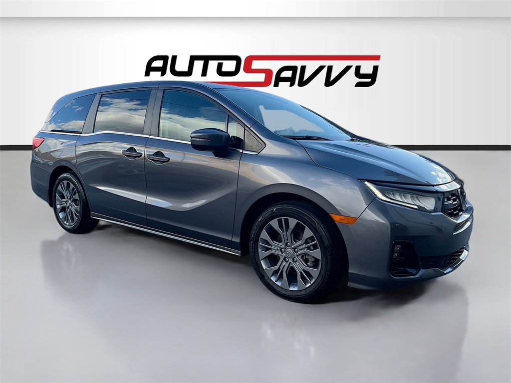 2025 Honda Odyssey Touring's photo