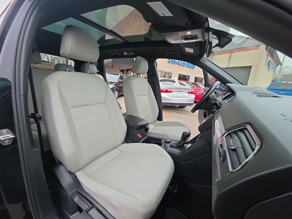 used 2021 Volkswagen Tiguan car, priced at $15,895