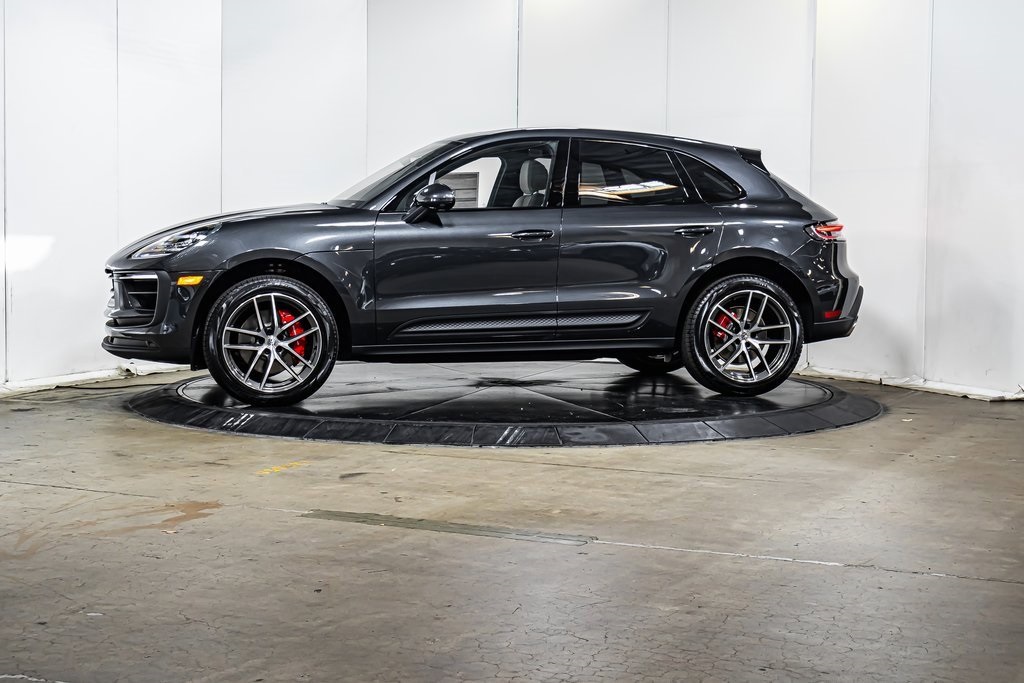 2025 Porsche Macan S photo 2