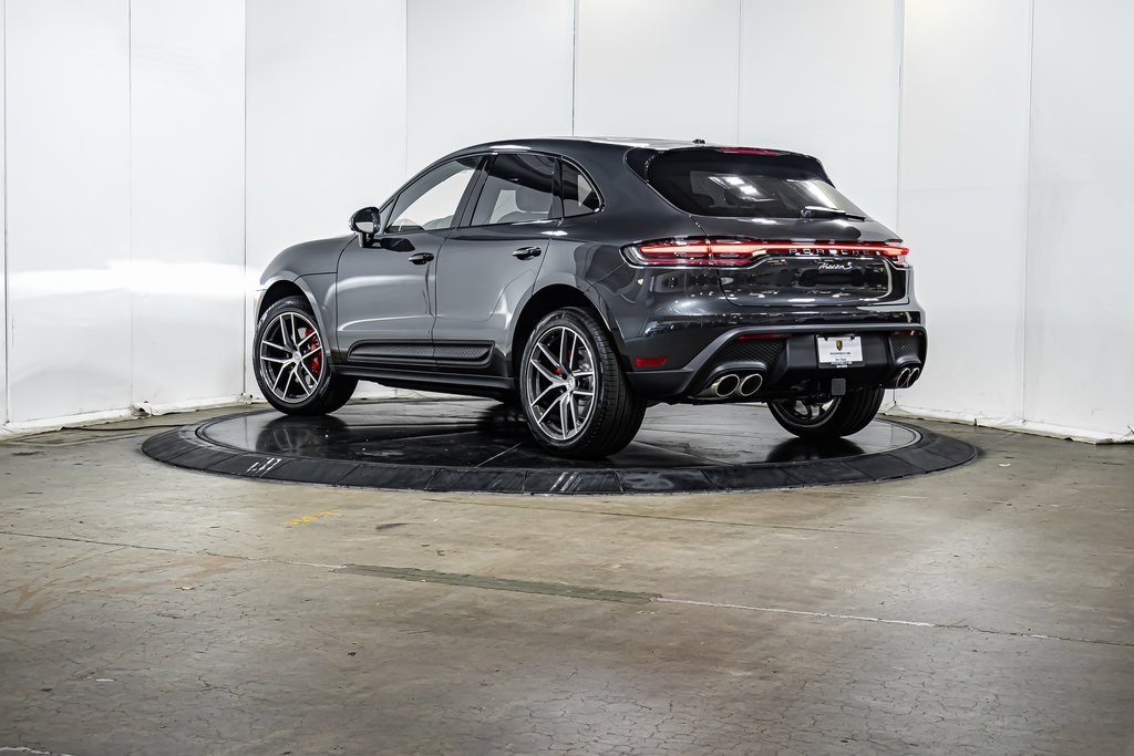 2025 Porsche Macan S photo 3
