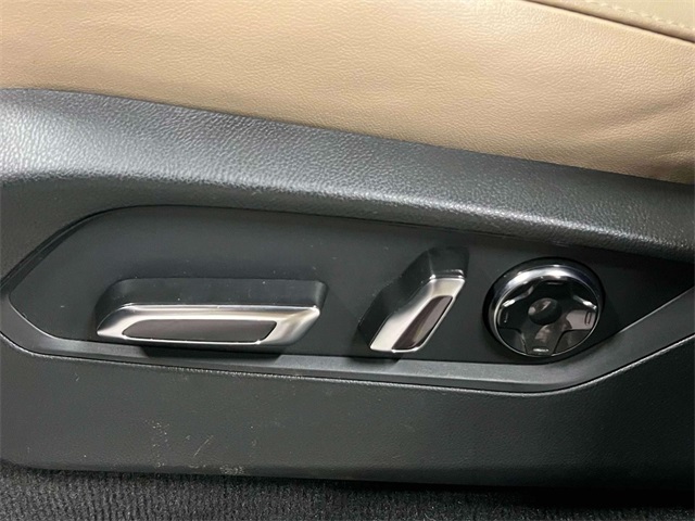 used 2023 Acura MDX car, priced at $41,058