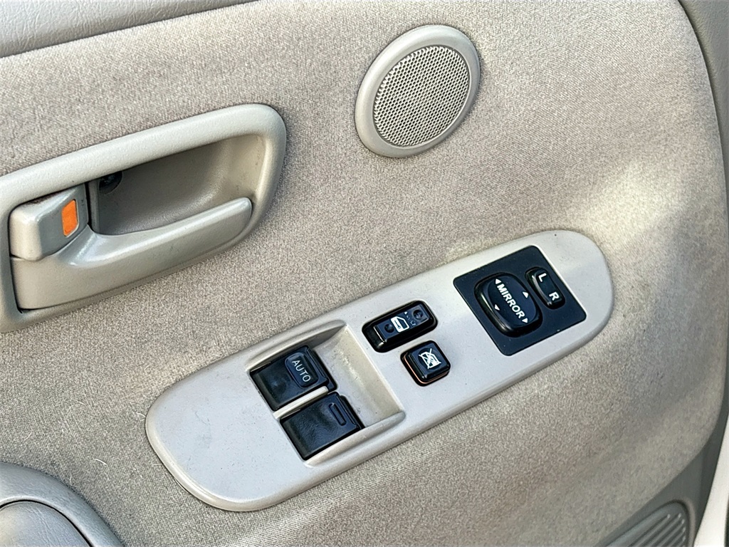 2005 Toyota Tundra SR5 photo 16