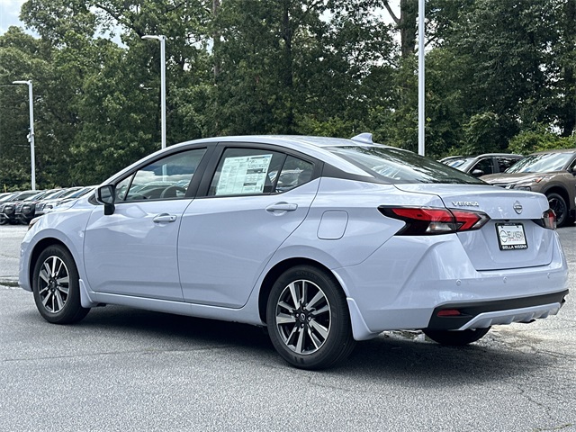 2025 Gray Sky Pearl Nissan Versa 1.6 SV FWD Sedan