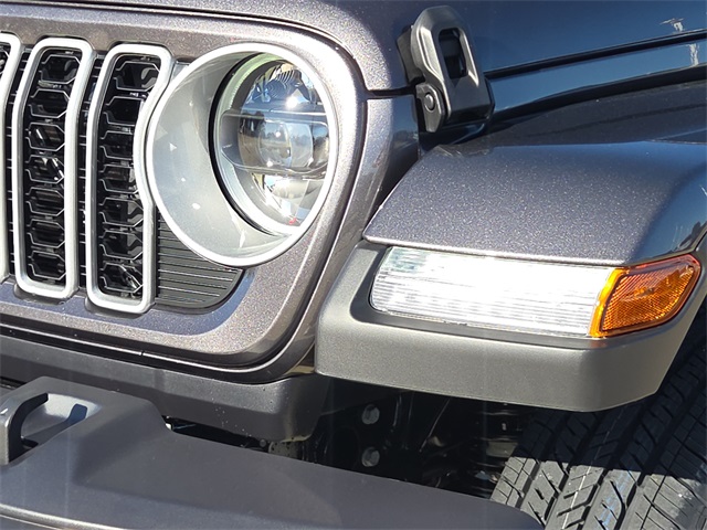 2026 Jeep Wrangler Sahara photo 4