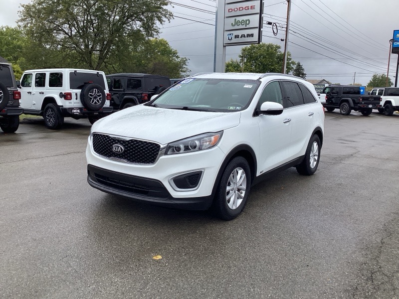 2018 Kia Sorento LX photo 2