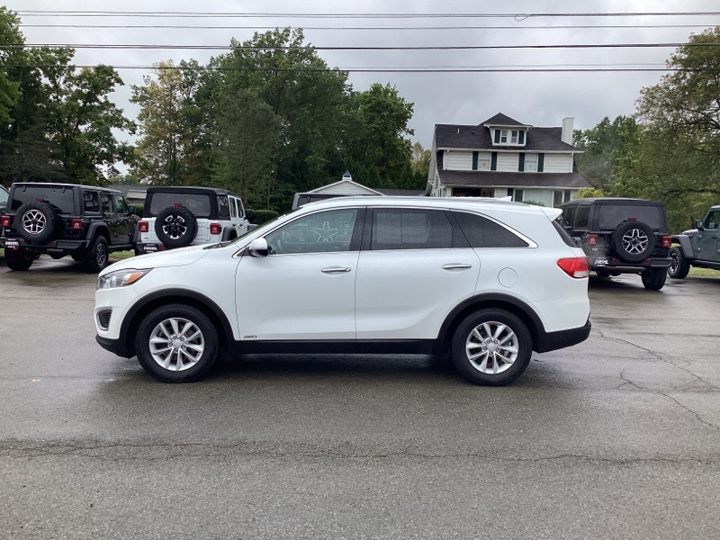 2018 Kia Sorento LX photo 3