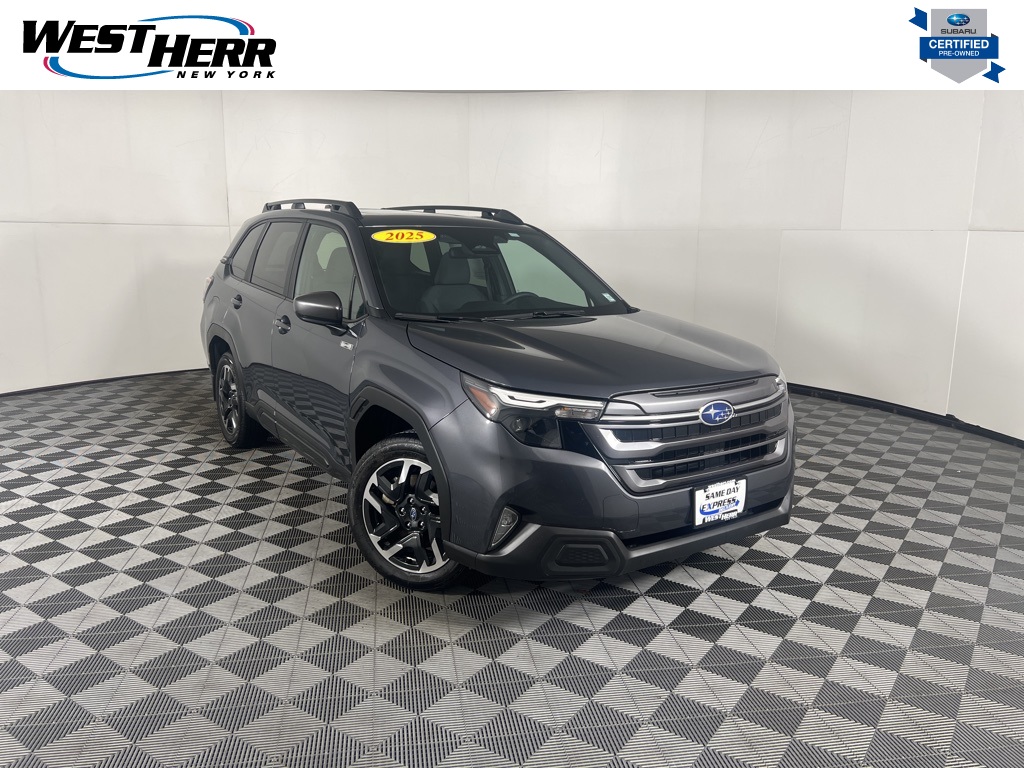 2025 Subaru Forester Premium's photo