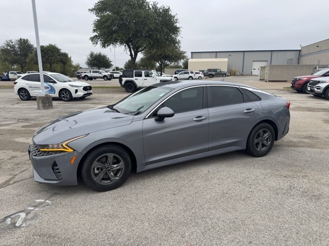 2021 Kia K5 LX photo 2