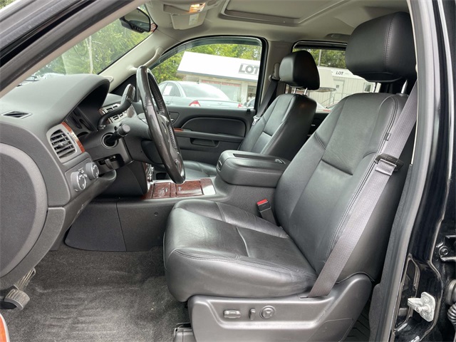 2013 Chevrolet Avalanche 1500 LTZ photo 7