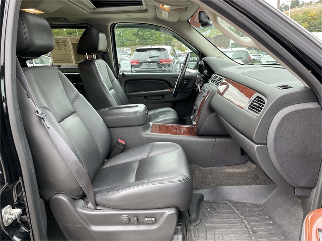2013 Chevrolet Avalanche 1500 LTZ photo 11