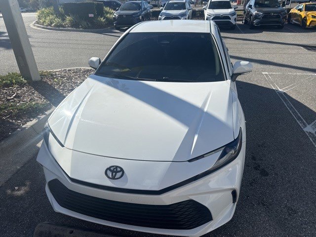 2025 Toyota Camry LE's photo